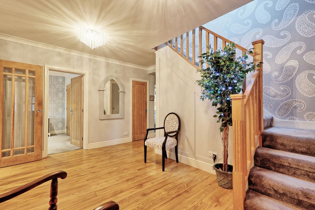 Property photo 3 of 45