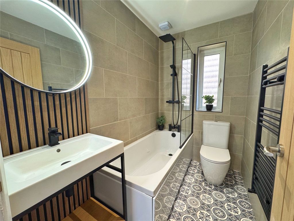 Property photo 3 of 15 Bathroom