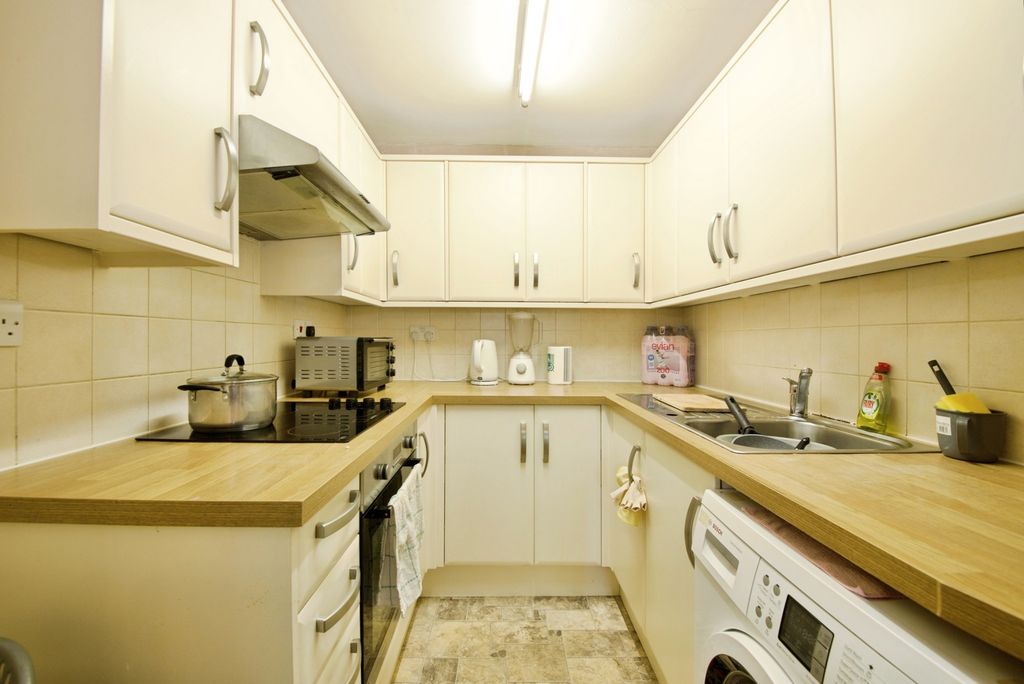 Property photo 3 of 8 Pbox-Img.Jpg