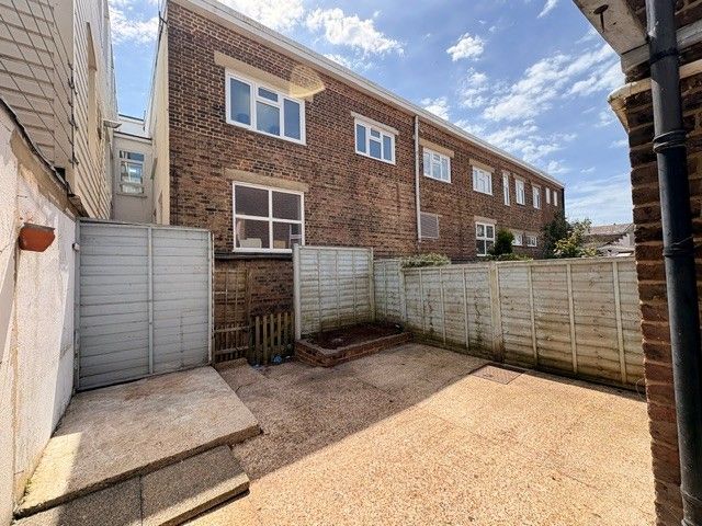 Property photo 2 of 8