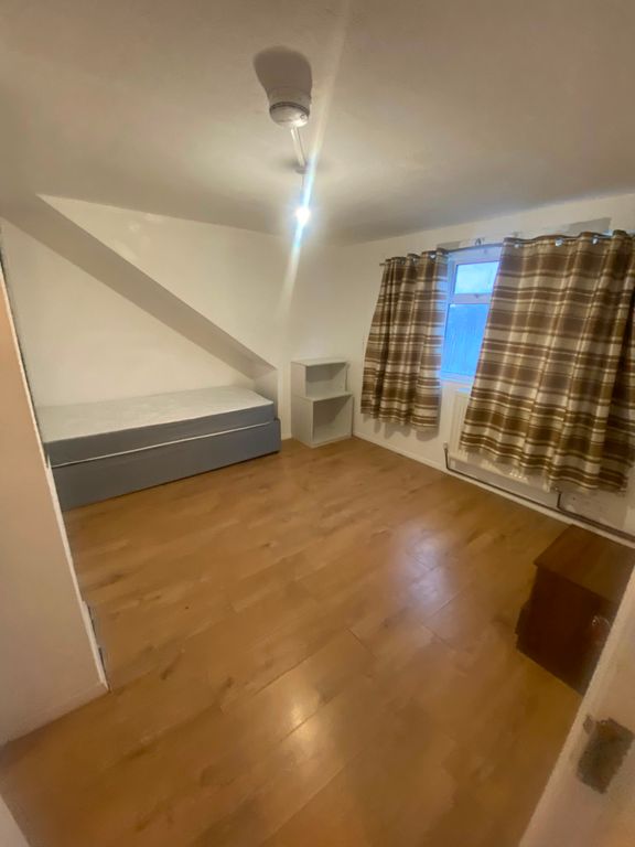 Property photo 1 of 4
