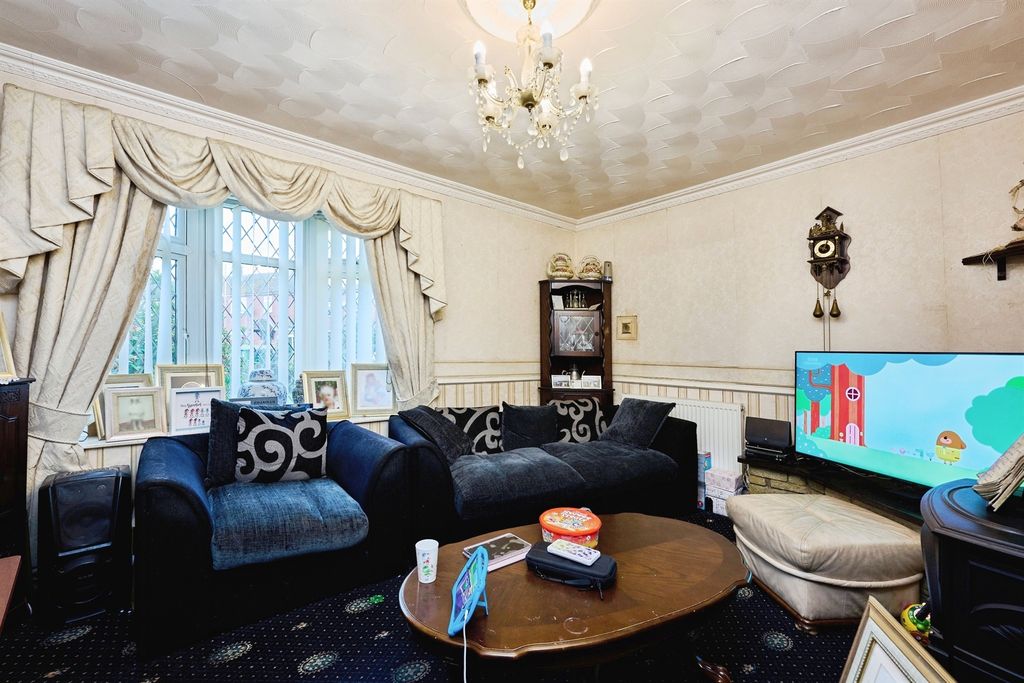 Property photo 2 of 11