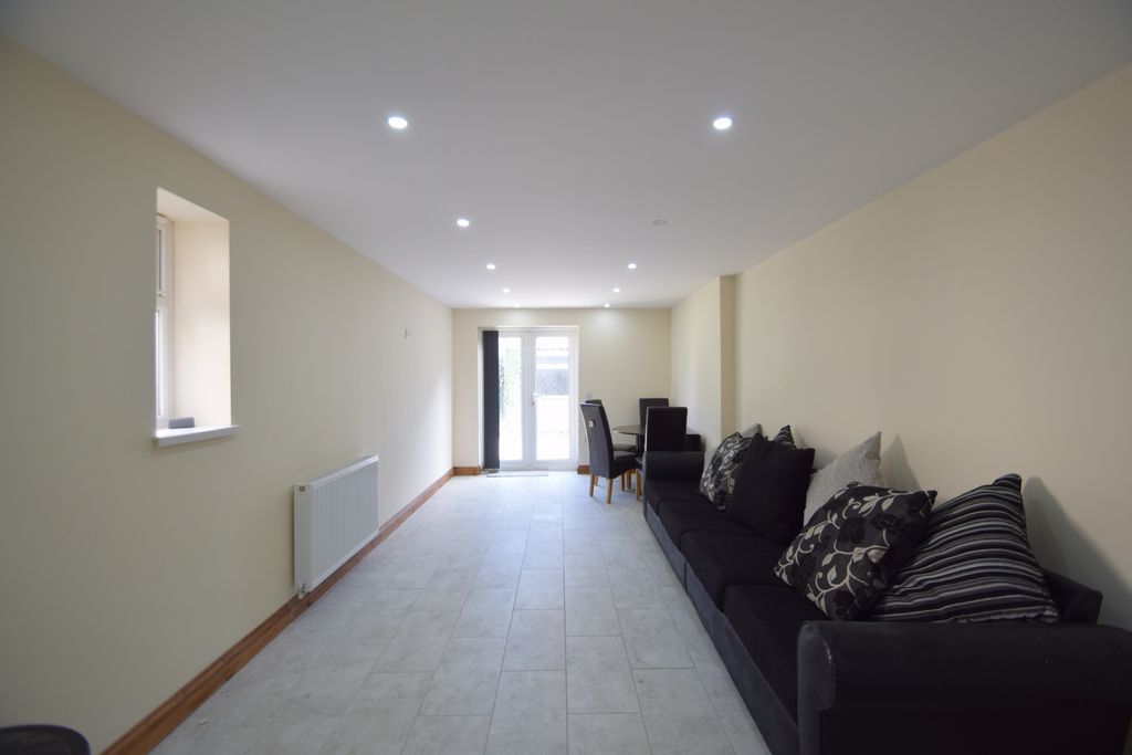 Property photo 3 of 15 Photo 3