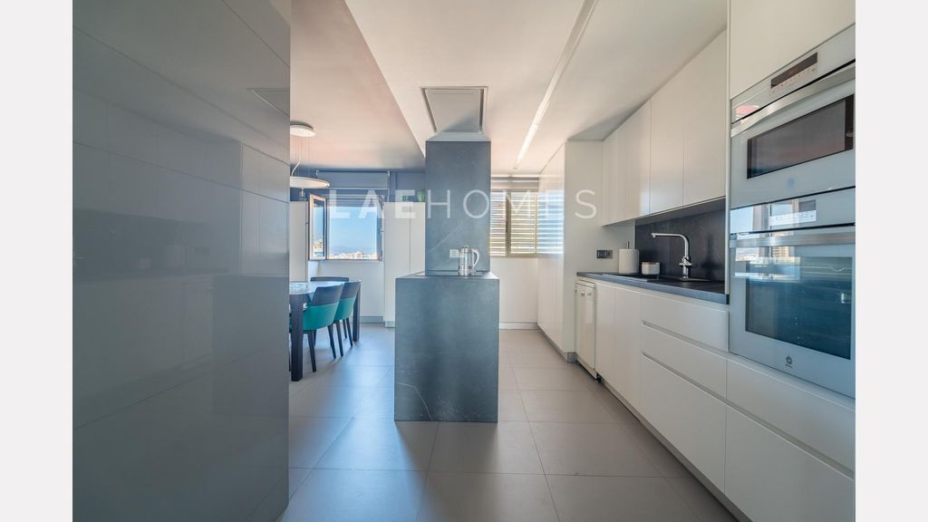 Property photo 2 of 51