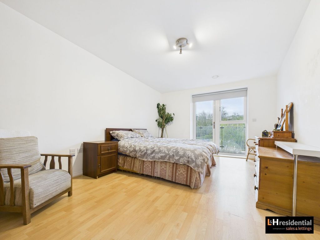 Property photo 2 of 9