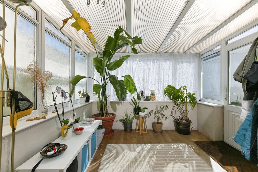 Property photo 3 of 10 Pbox-Img.Jpg