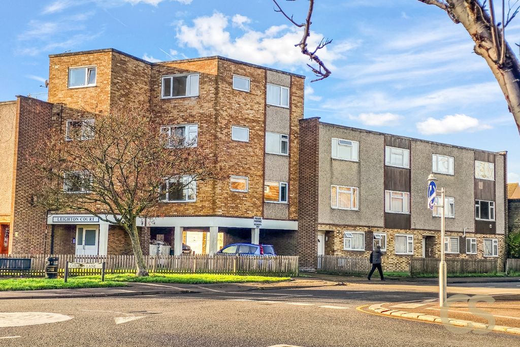 Property photo 1 of 17 4724900