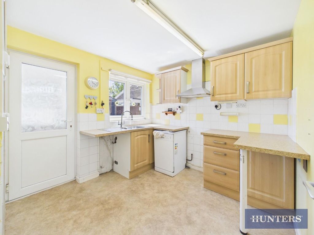 Property photo 3 of 20 Kitchen