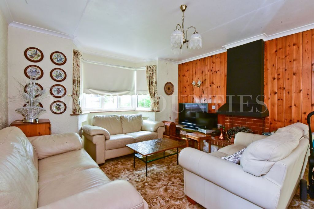 Property photo 3 of 28