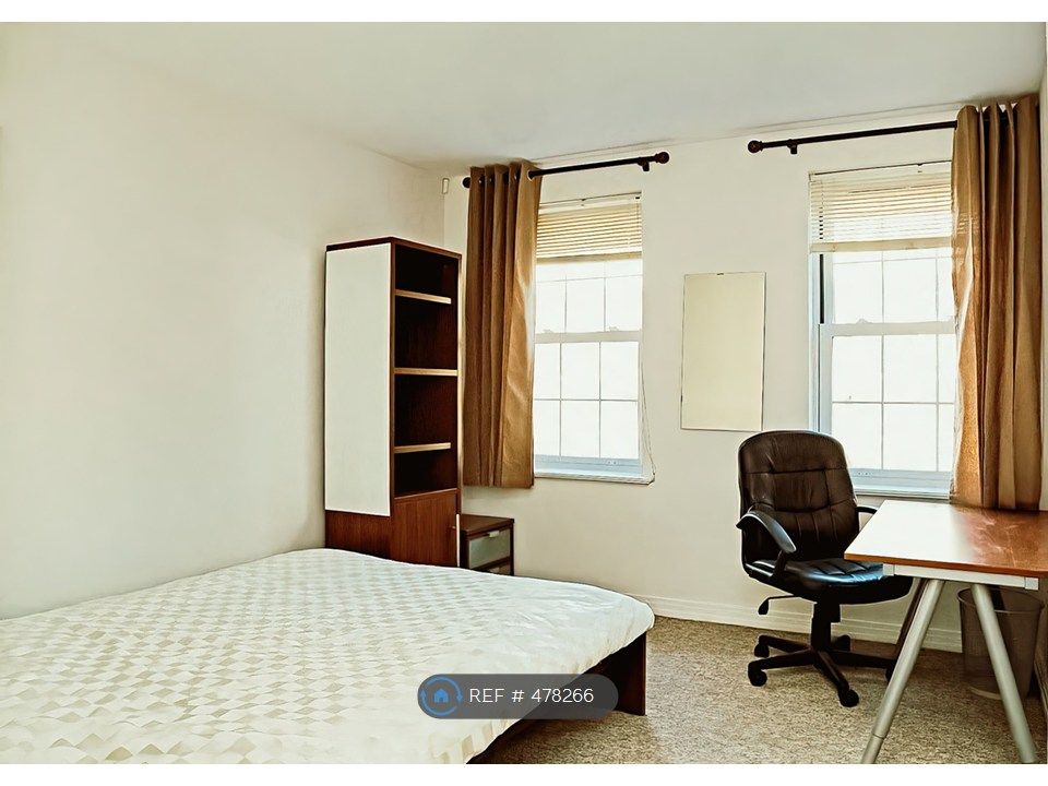 Property photo 2 of 16 Bedroom 2