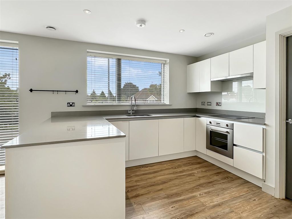 Property photo 3 of 12 Img (3).Jpg