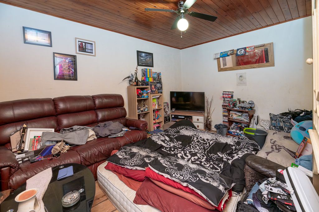 Property photo 2 of 22