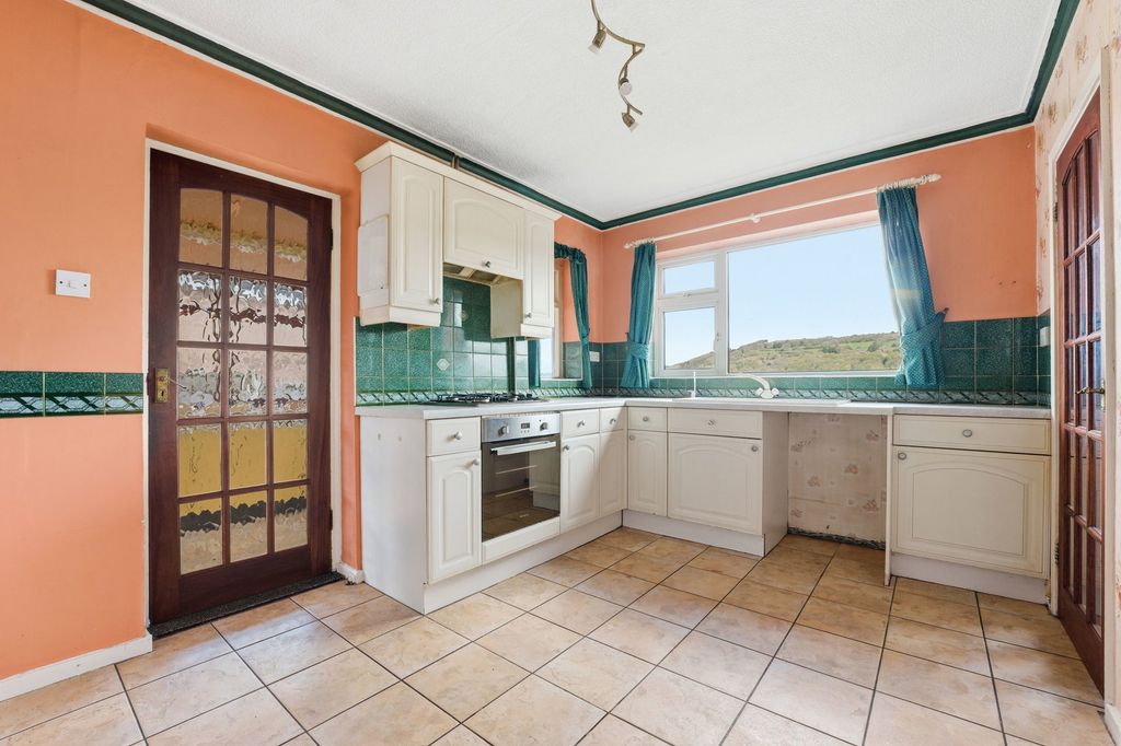 Property photo 2 of 26
