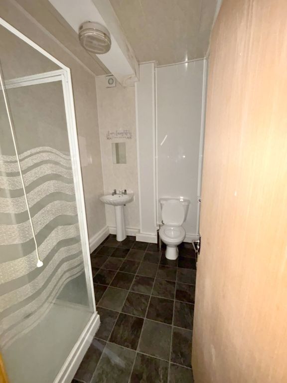 Property photo 3 of 7 Bathroom