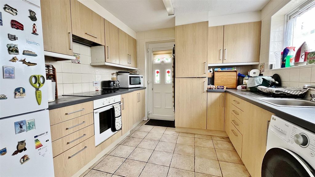 Property photo 2 of 15 Kitchen