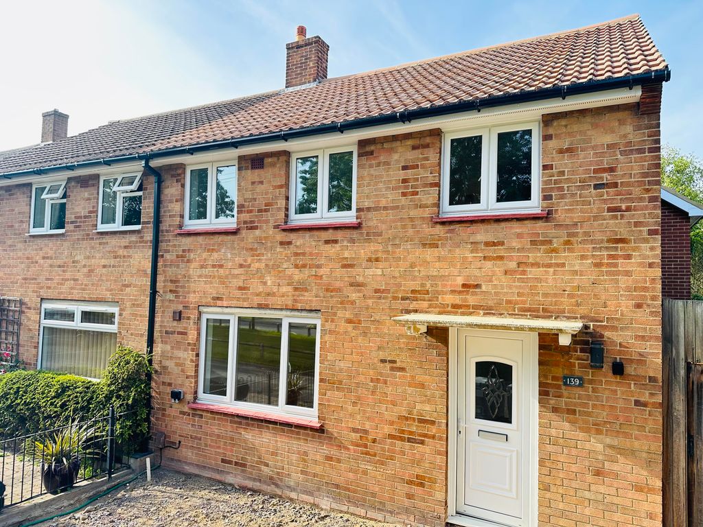 Property photo 2 of 34
