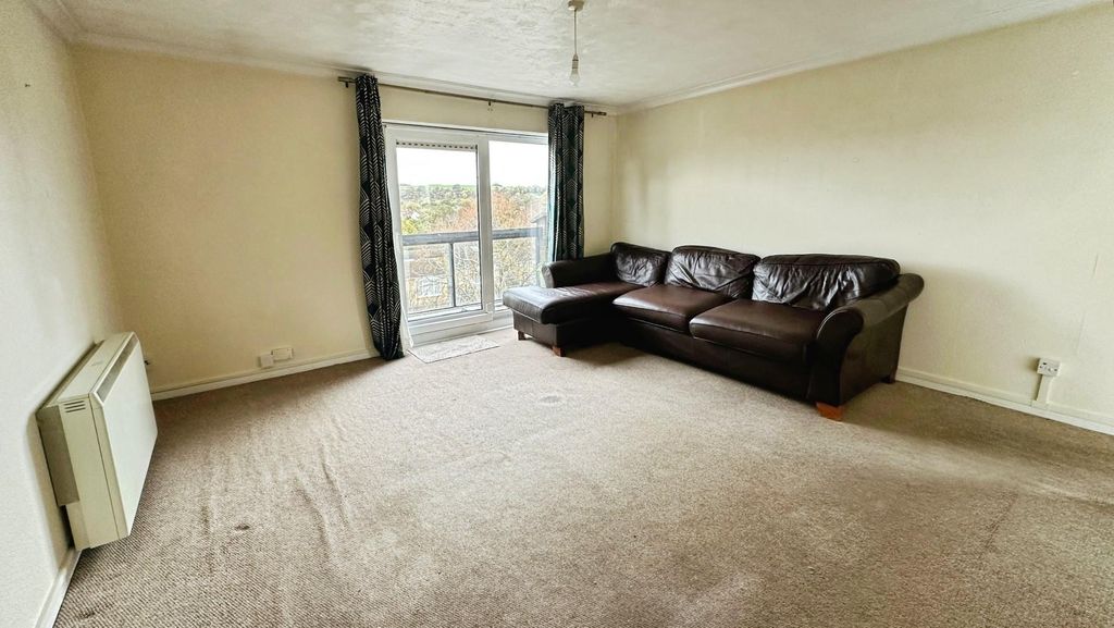 Property photo 3 of 12 0Ea02c4c-Img_9652.Jpg