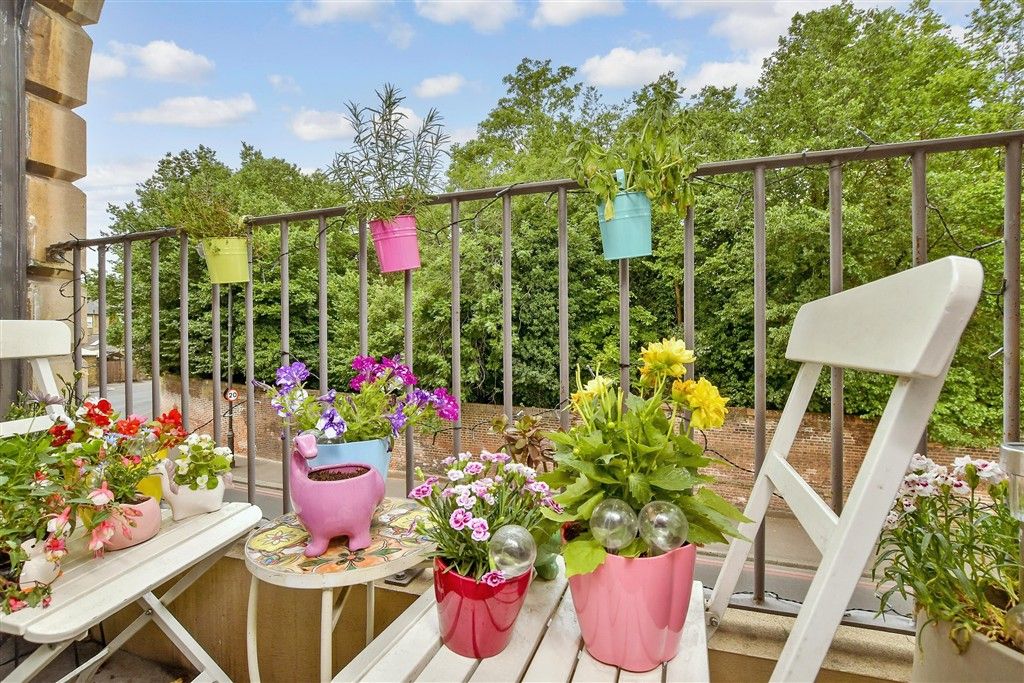 Property photo 3 of 8 Balcony / Terrace