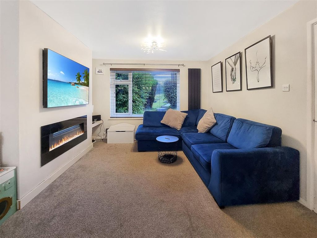 Property photo 2 of 14 90612.Jpg