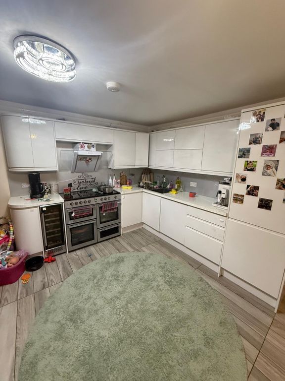 Property photo 3 of 10 Gallery