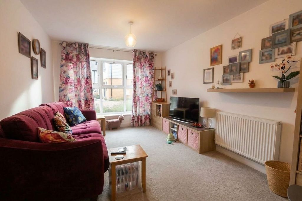 Property photo 2 of 13