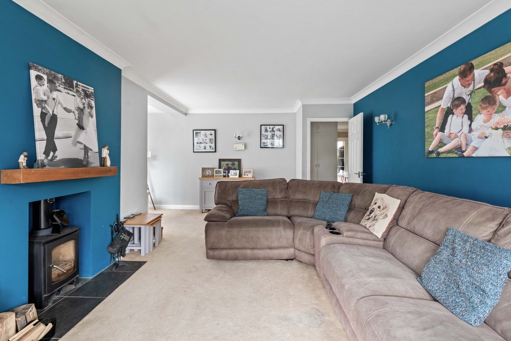 Property photo 2 of 29