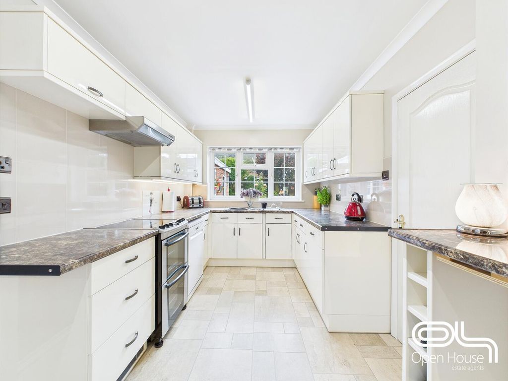 Property photo 2 of 21 Kitchen