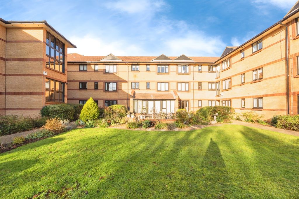 Property photo 2 of 17