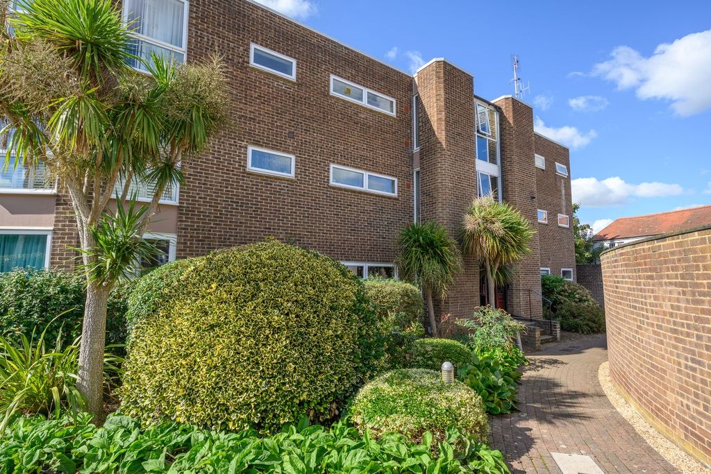 Property photo 2 of 13
