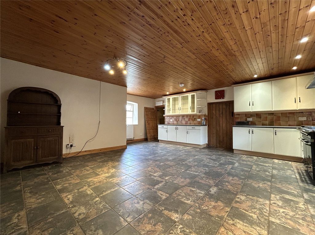 Property photo 3 of 10 Picture No. 12