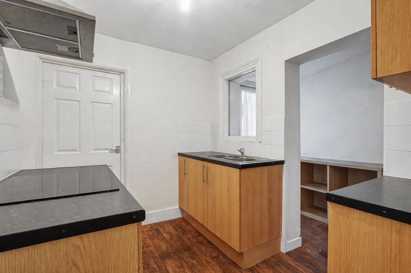 Property photo 3 of 9 Photo 13