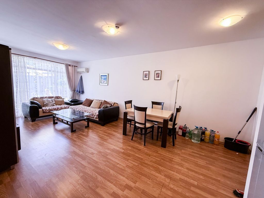 Property photo 3 of 27