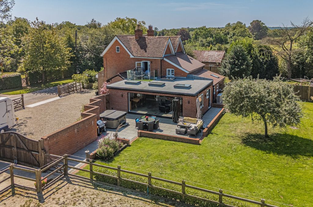 Property photo 2 of 18 1339637-11-689A26...