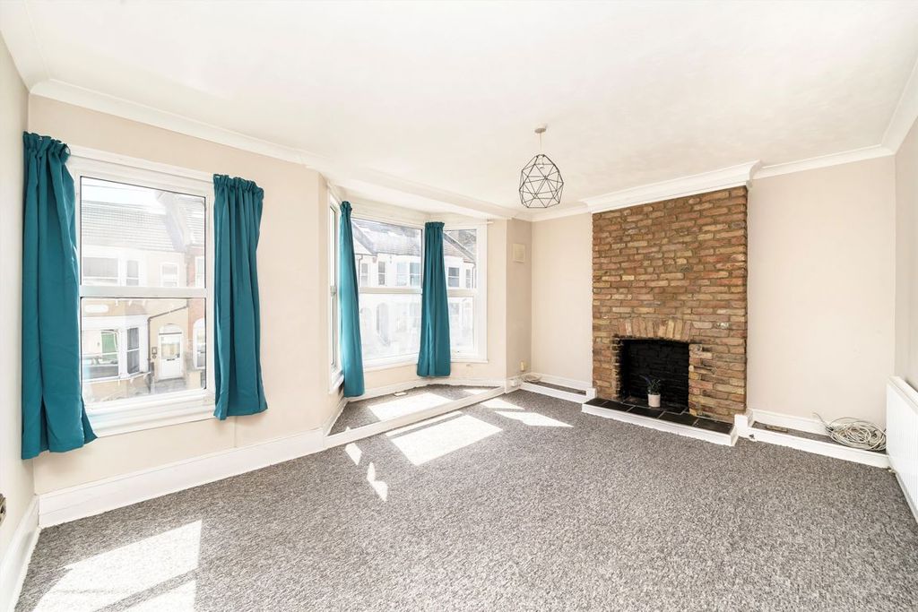 Property photo 2 of 5