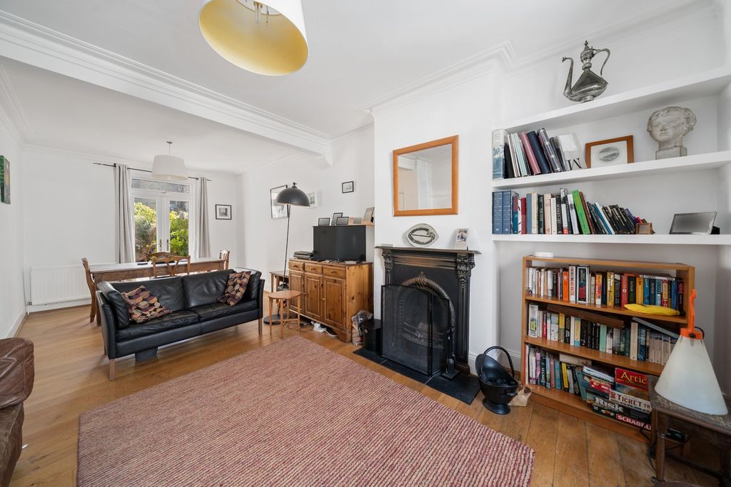 Property photo 1 of 9