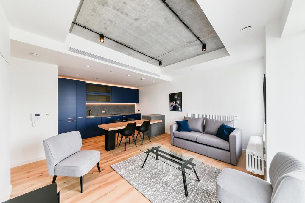 Property photo 2 of 22