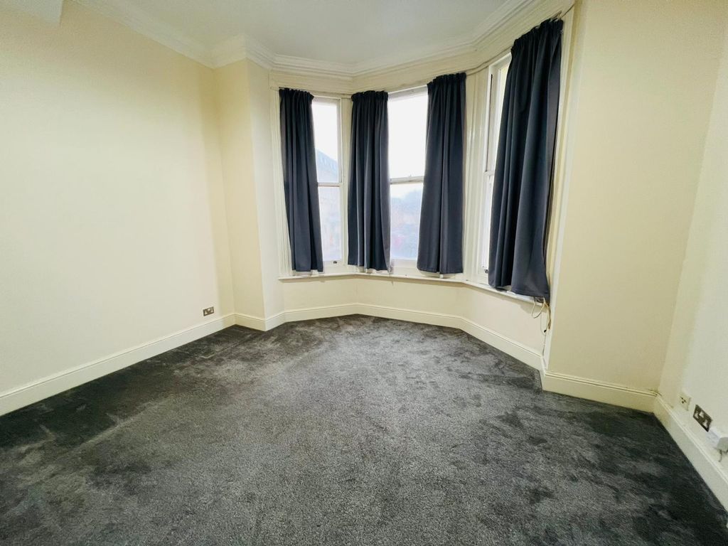 Property photo 2 of 8 Living Room