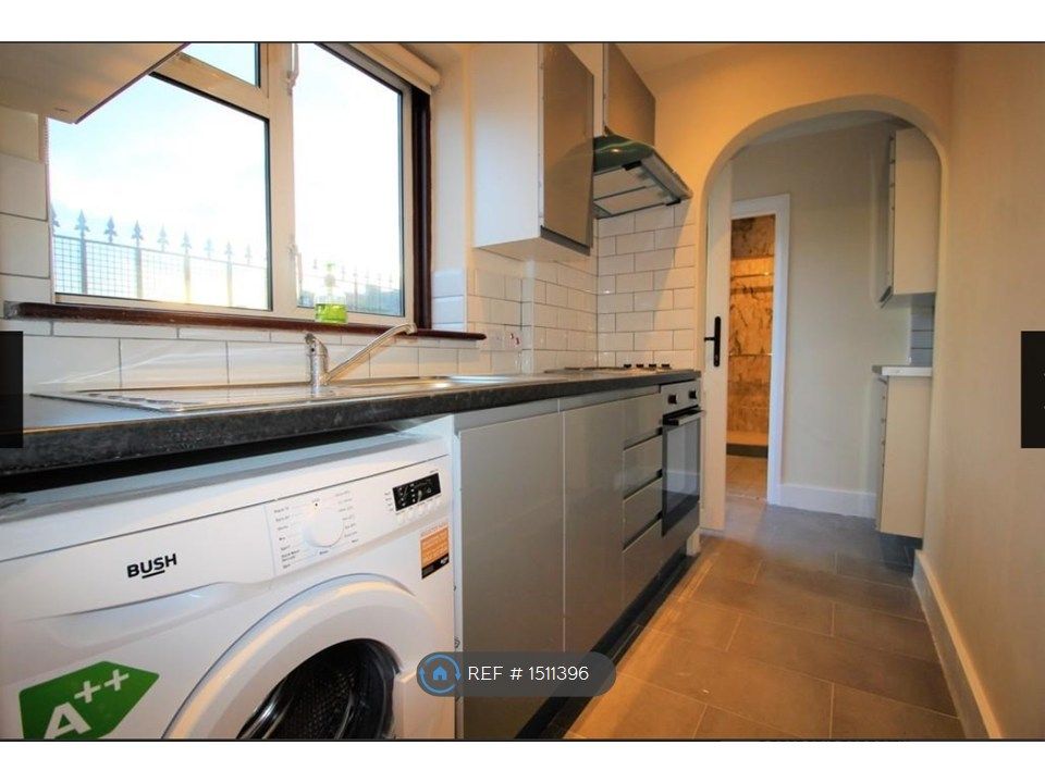 Property photo 2 of 17 Kitchen