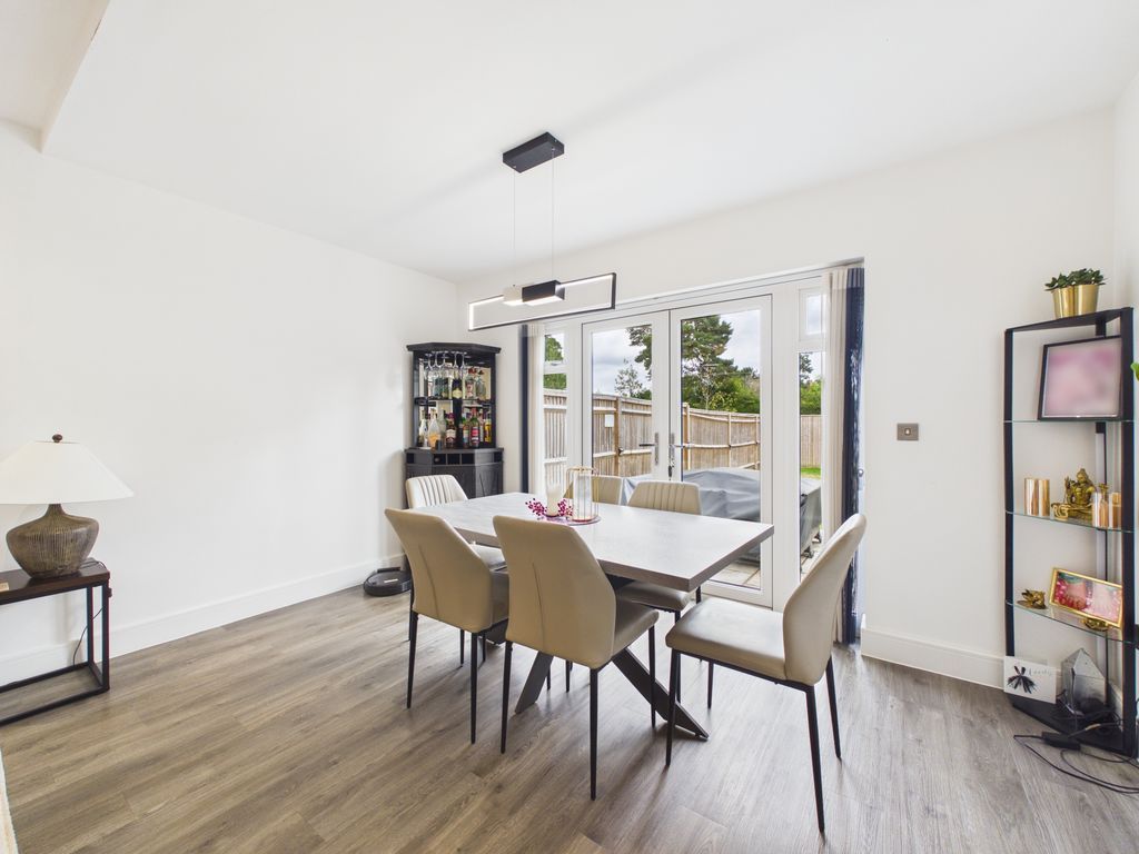 Property photo 3 of 23 Dining Area
