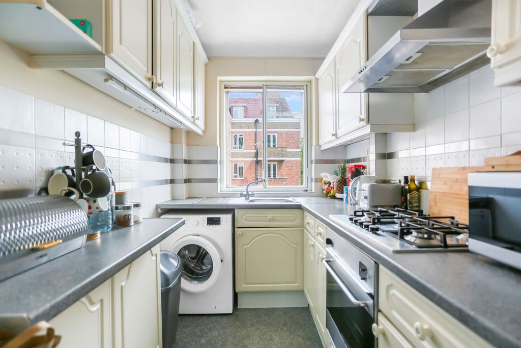 Property photo 3 of 12 296A6674