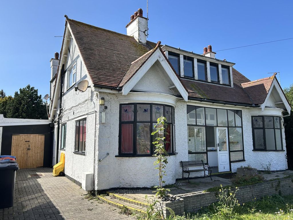 Property photo 1 of 17 8877832-1.Jpg