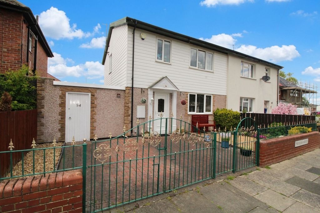 Property photo 1 of 17