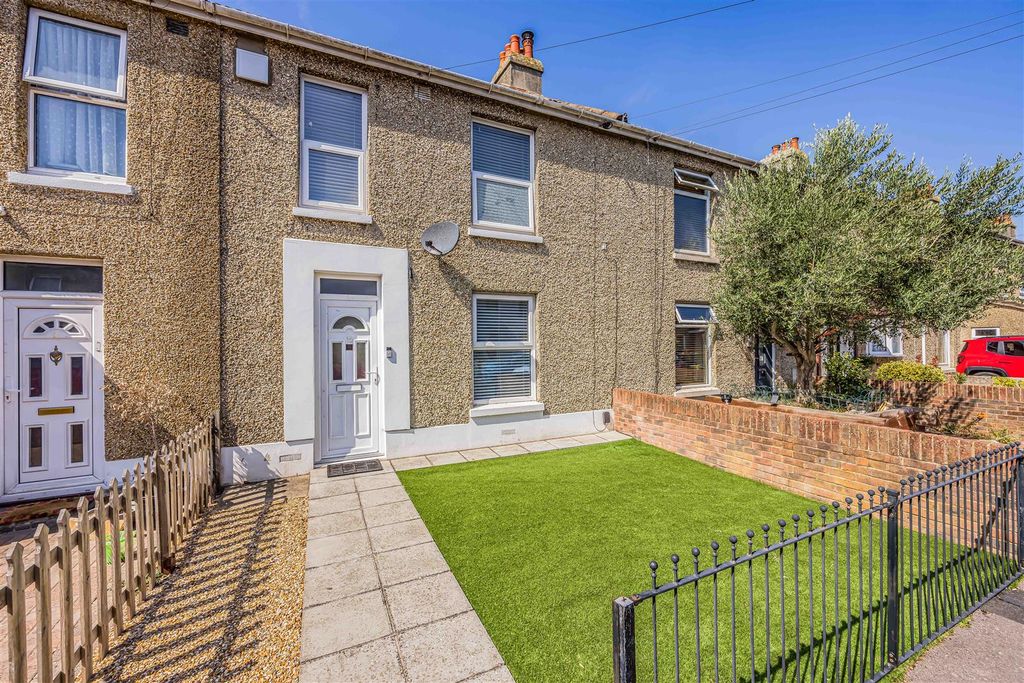 Property photo 1 of 21 Windsor Road, Gosport-Small-Porticomarketing-Nexa-