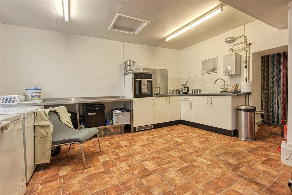 Property photo 3 of 5 Kitchen / Store