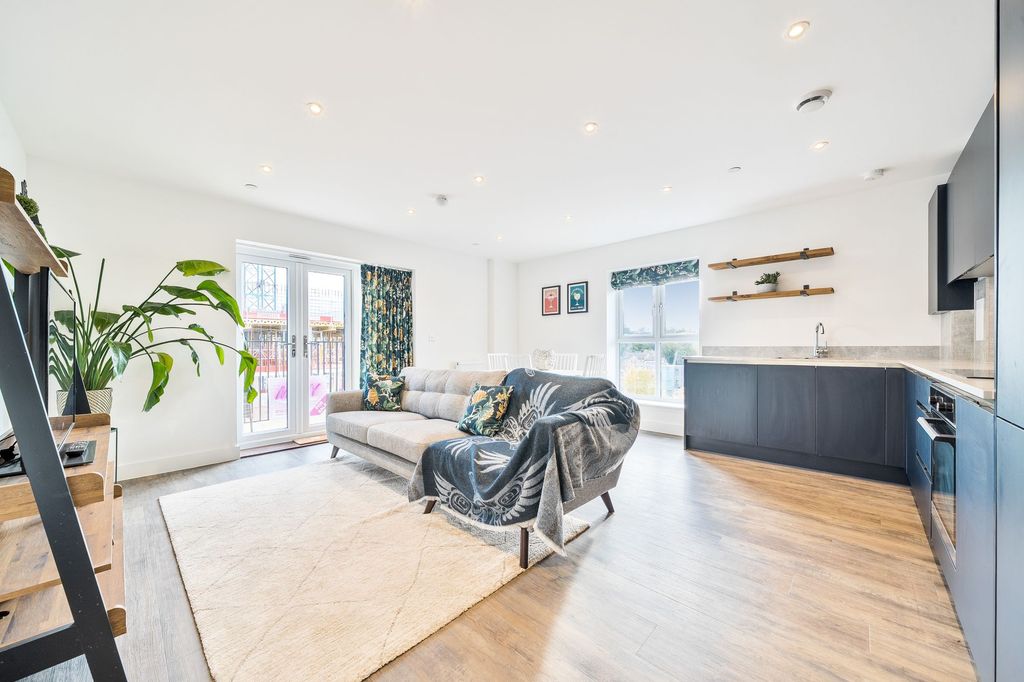 Property photo 2 of 13