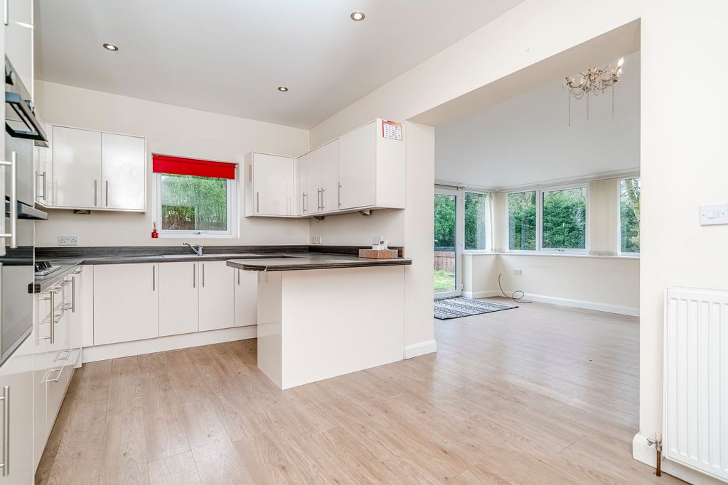 Property photo 2 of 40