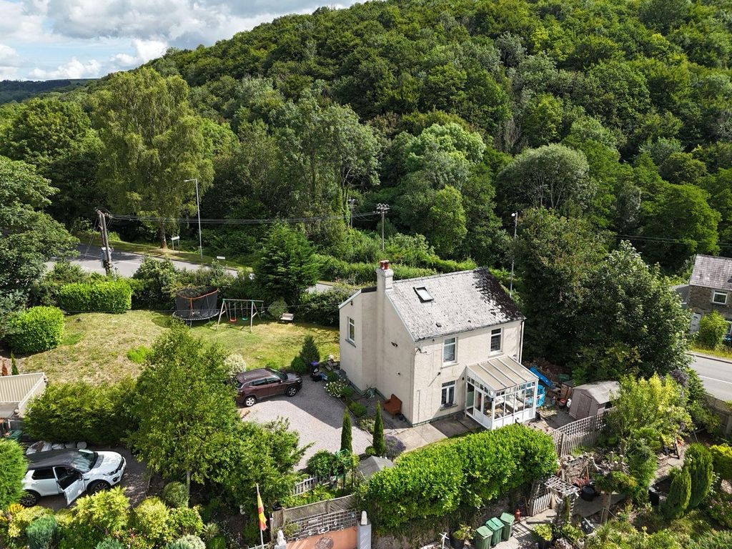 Property photo 1 of 31
