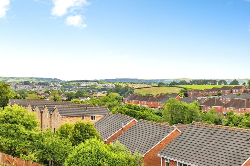 Property photo 2 of 19 Picture No. 08
