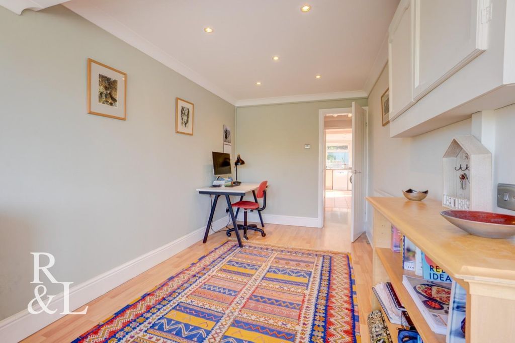 Property photo 3 of 22 Royston&amp;Lund (21).Jpg