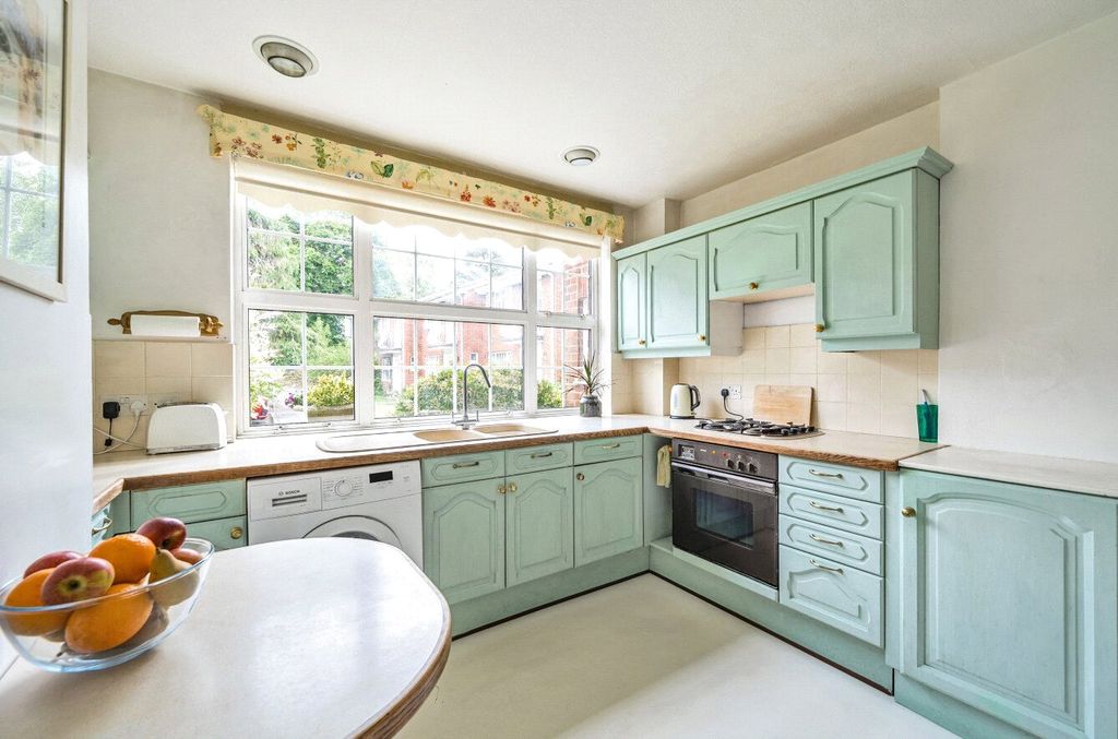 Property photo 2 of 18 Picture No. 11